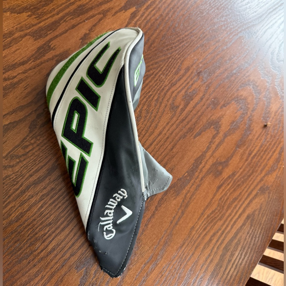Callaway Epic Headcover in Black, White, and Green